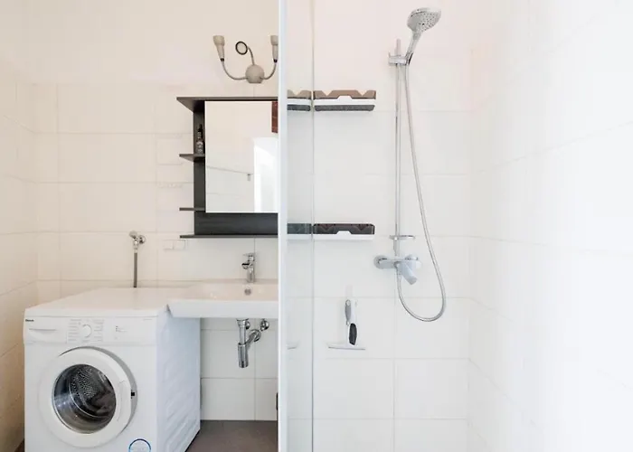 Large Modern Vienna