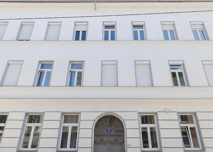 Large Modern Apartment Vienna